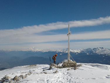 La Dent de Crolles et ses falaises calcaires